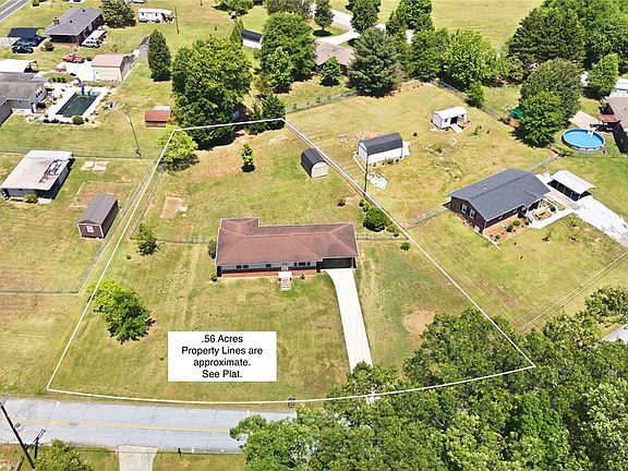 2nd image of 101 Mountain View Dr
