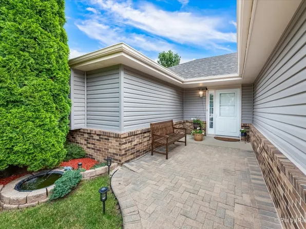 1600 Kaimy Ct, Aurora, IL 60504