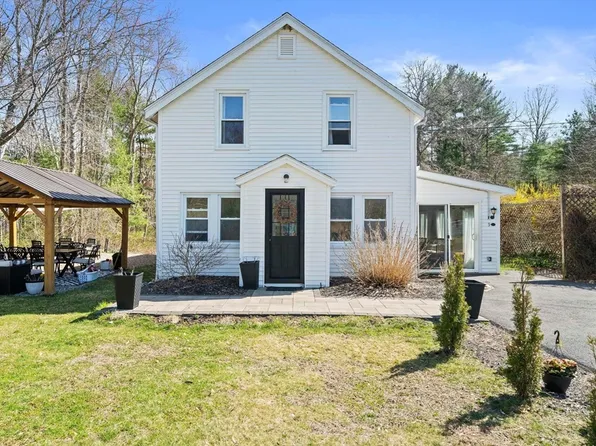 9 Ferris St, Hanson, MA 02341