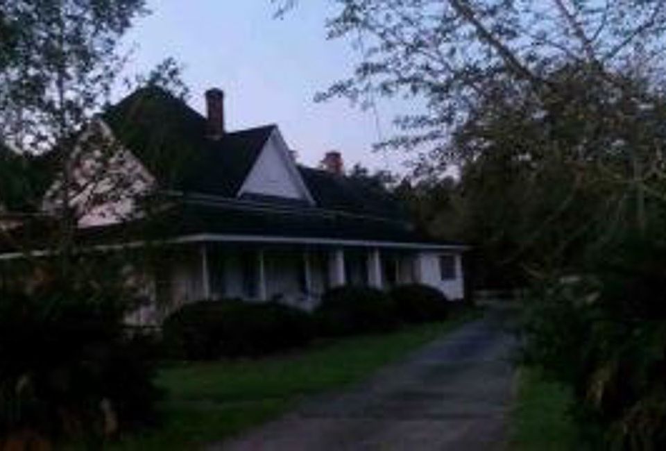 2nd image of 724 W Main St