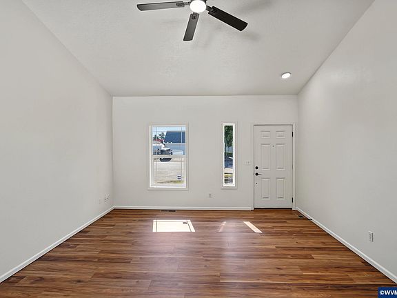 5th image of 4331 Vasend Ct NE