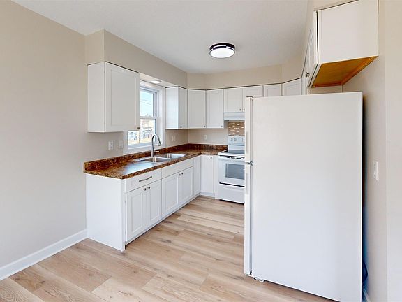 5th image of 1105 W Adams Ave