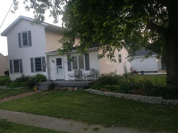 203 Main St, Pecatonica, IL 61063