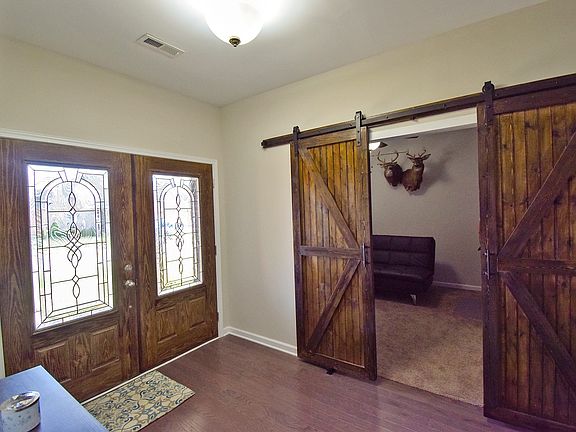 3rd image of 256 Dorchester Cir