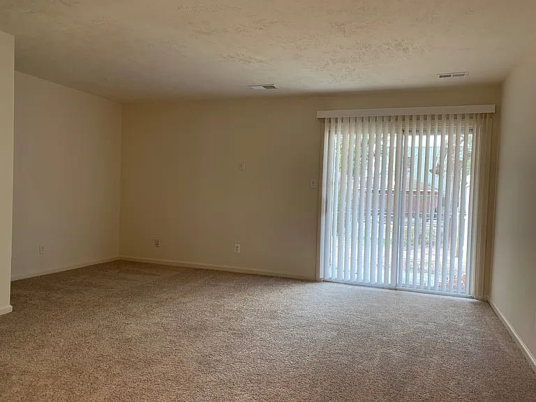 7 Farrell Ln — Photo 4