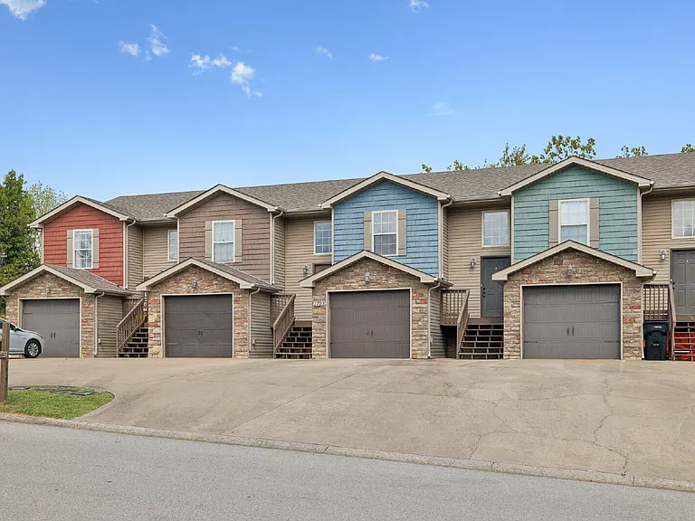 1723A Thistlewood Dr — Photo 3