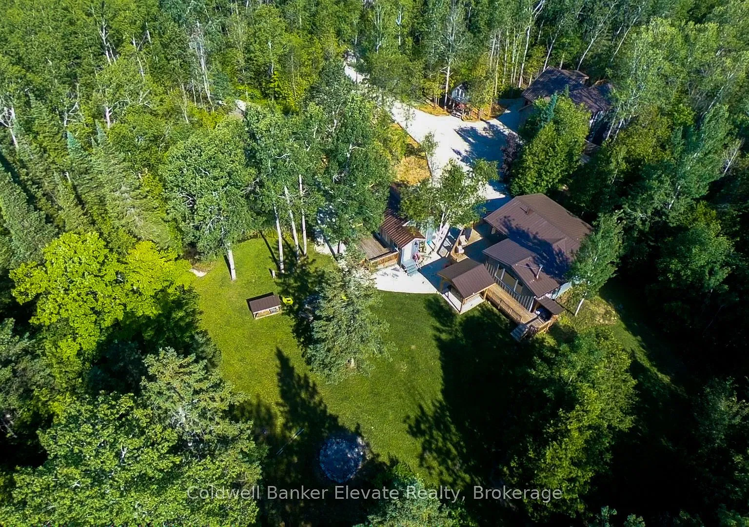 4 bed, $2,200 — Photo 1