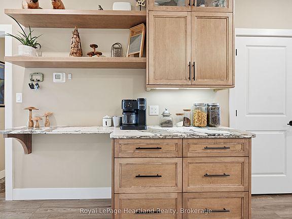 5th image of 59 Briarhill Rd