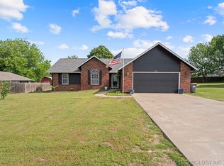 701 E 10th St, Grove, OK 74344