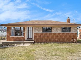 32633 Wexford Dr, Warren, MI 48092