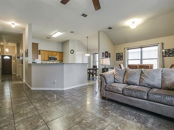 3rd image of 1019 Stonebrook Dr