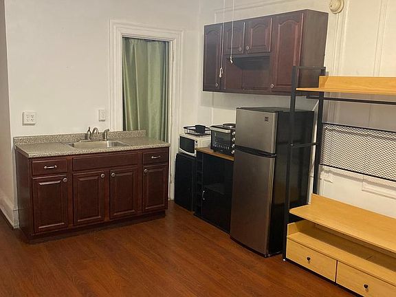 4th image of 1324 Locust St APT 308