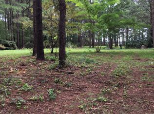 135 Pebble Ln, Sylvester, GA 31791
