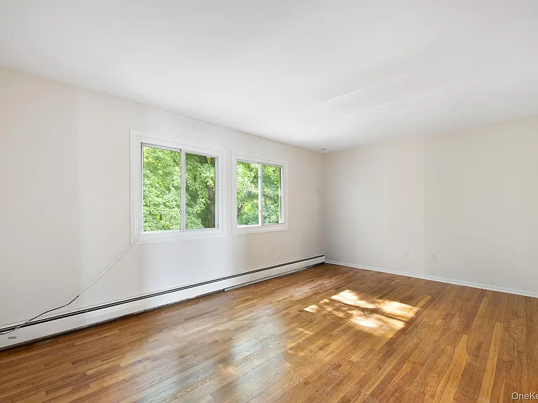 78 Roosevelt Dr — Photo 6