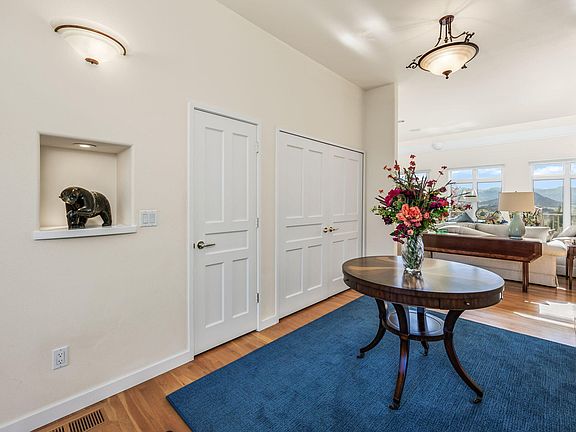 2nd image of 708 Pompadour Dr