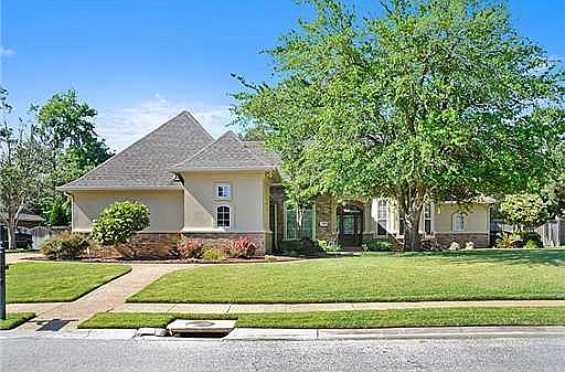 3rd image of 2105 Whitney Oaks Dr