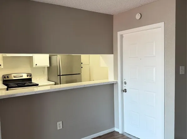 2816 S Bartell Dr APT 37, Houston, TX 77054