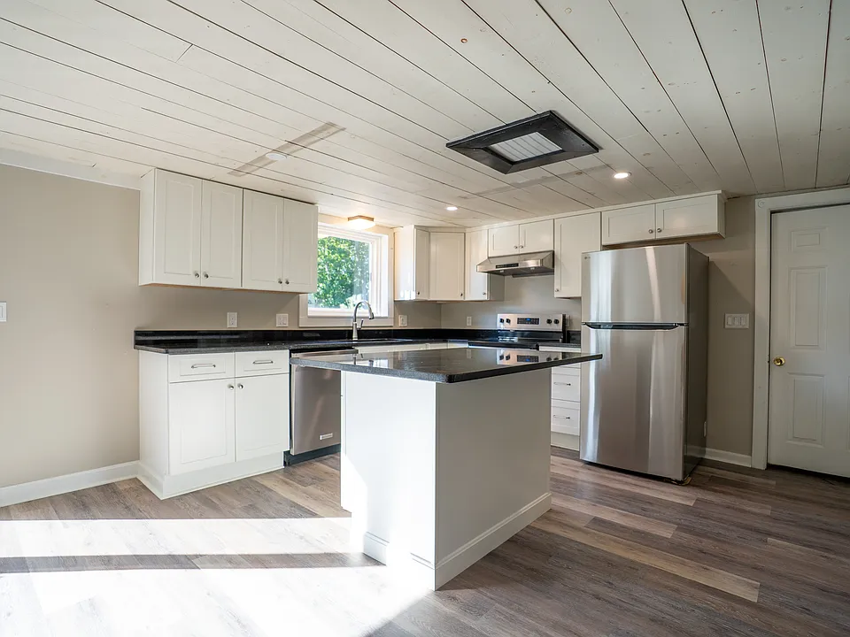 184 Elm St #4