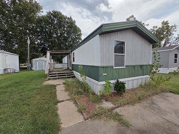 2nd image of 3863 Butternut Dr #64
