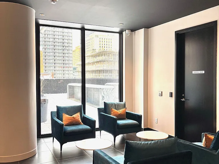 20 Edward St #802 — Photo 15