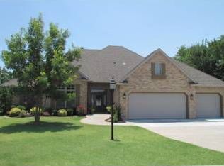 216 S Nelson Dr, Mustang, OK 73064