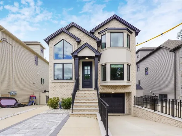 11 Estelle Pl, Staten Island, NY 10309
