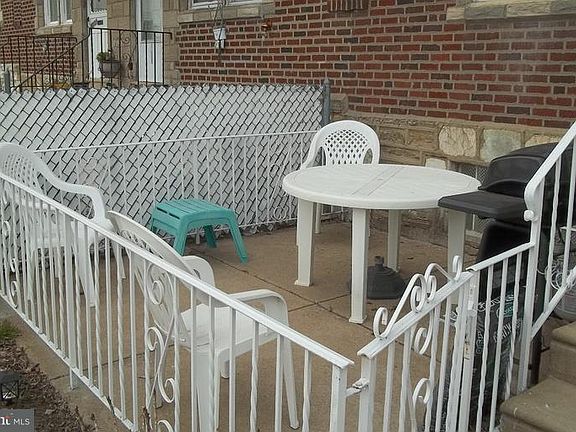 2nd image of 3007 Devereaux Ave
