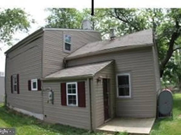 821 Larkin St, New Castle, DE 19720