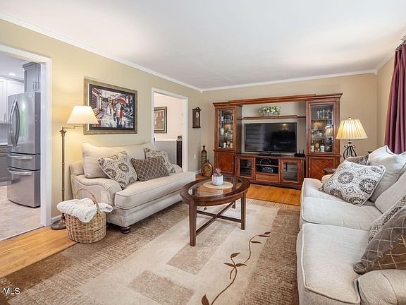 4th image of 30 Guilder Place