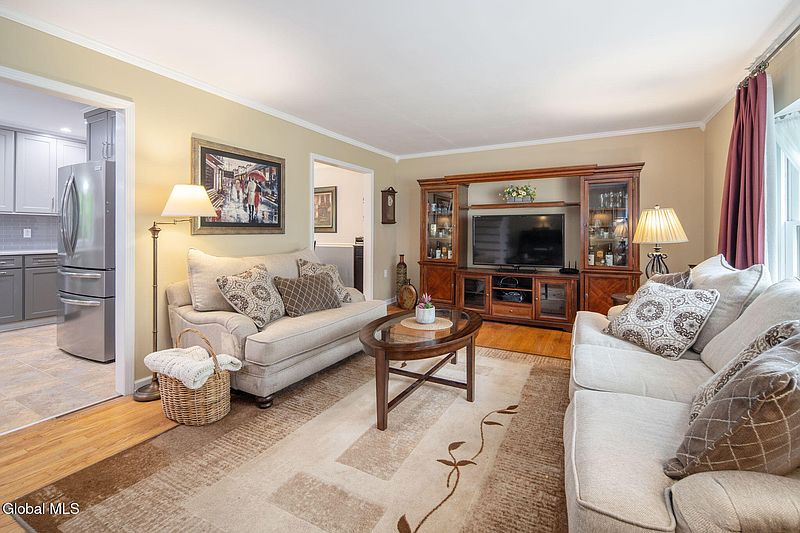4th image of 30 Guilder Place