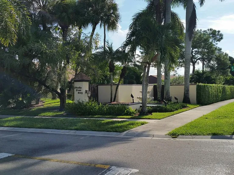 537 Shady Pine Way — Photo 16