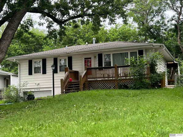 6703 S 49th St, Omaha, NE 68117