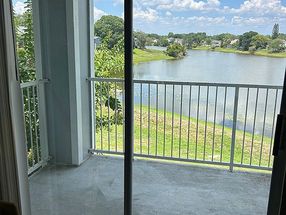 3rd image of 2521 Grassy Point Dr Unit 215