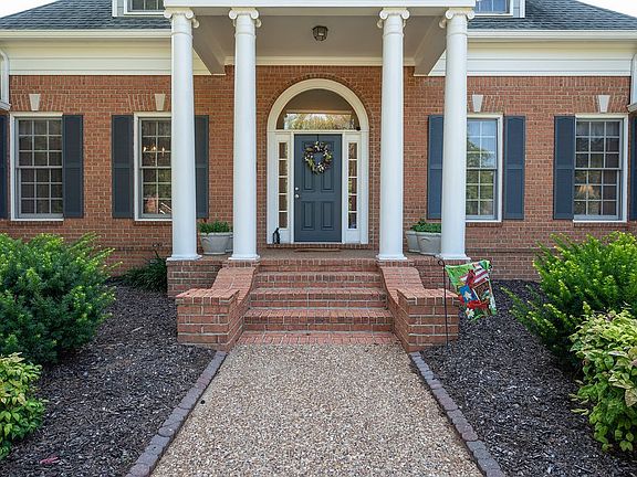 2nd image of 3029 Saint Johns Dr