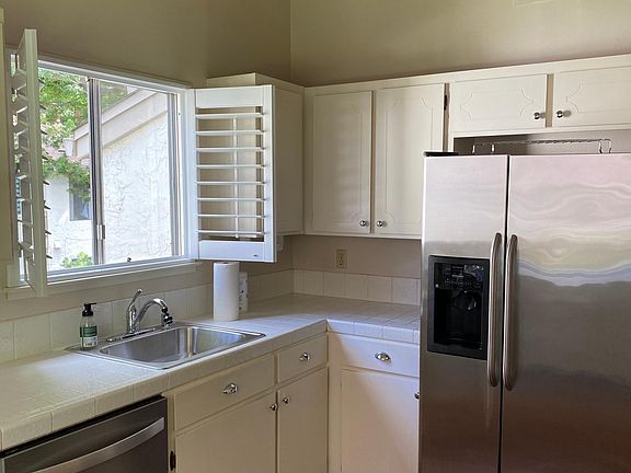 5th image of 19416 Vineyard Ln #19416