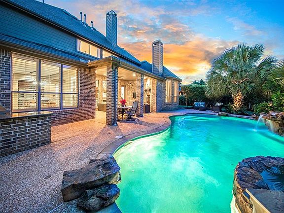 3rd image of 25611 Springwood Lake Dr