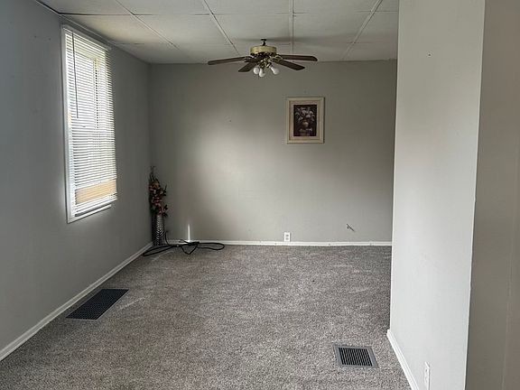 5th image of 762 Dallas Dr