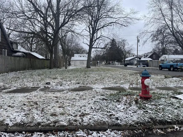 1053 Obrien St, South Bend, IN 46628