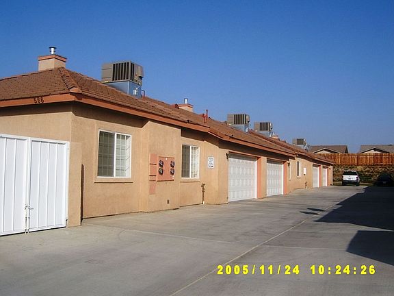 Exterior, Garages