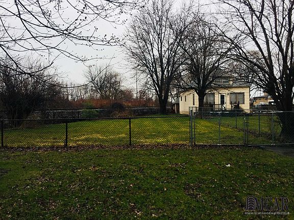 3rd image of 826 Orange St