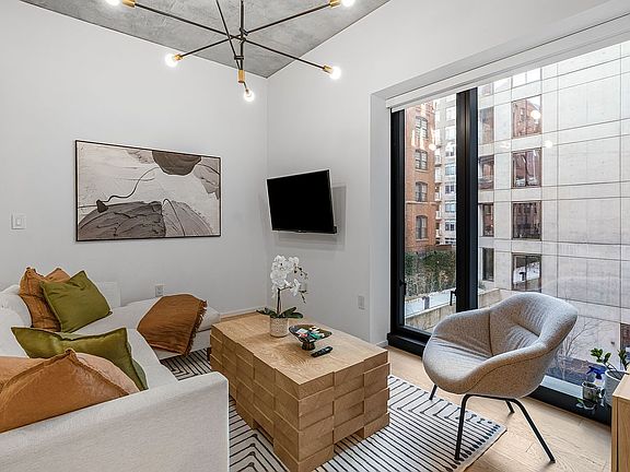 2nd image of 98 Front St #4K