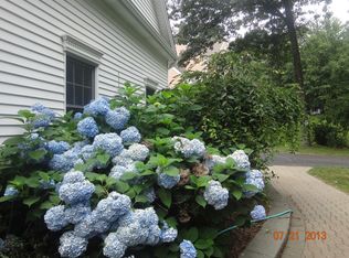 18 Maplewood Dr, Danbury, CT 06811