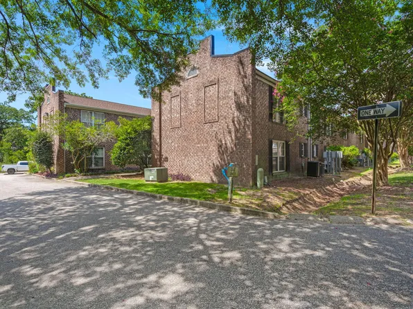 867 Colony Dr #104, Charleston, SC 29407