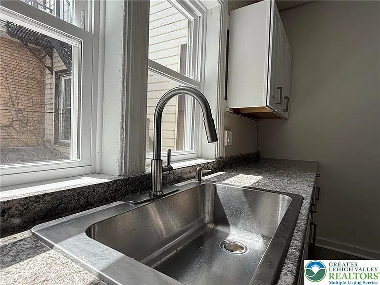 423 Front St #2 — Photo 9