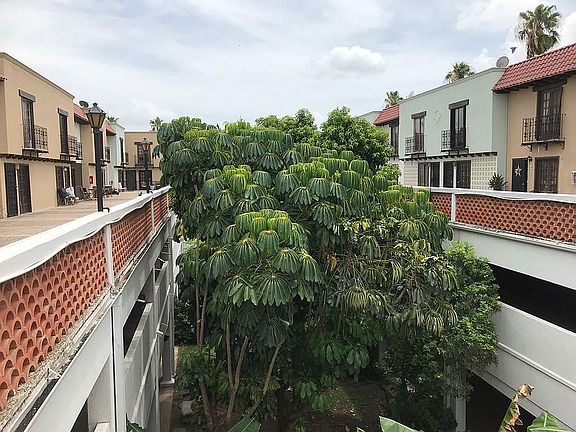 3rd image of 1418 Beech Ave APT 45