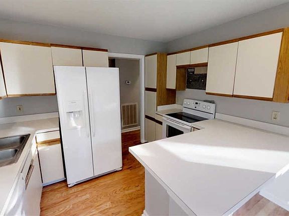 5th image of 209 Kirkwood Dr