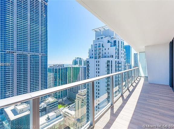 3rd image of 1010 Brickell Ave Unit 4204