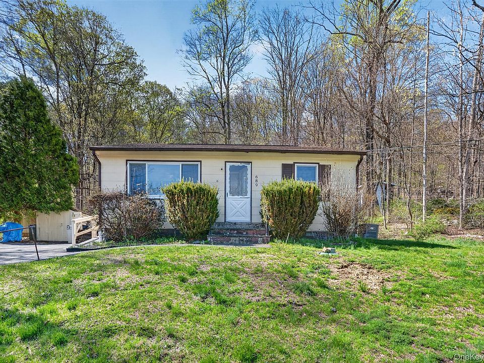 1st image of 689 Sprout Brook Road