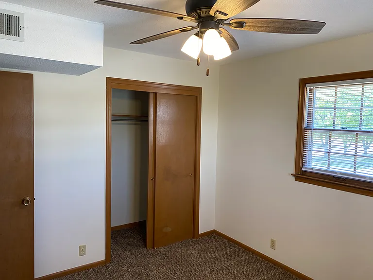 KINGSWOOD APARTMENTS — Photo 17