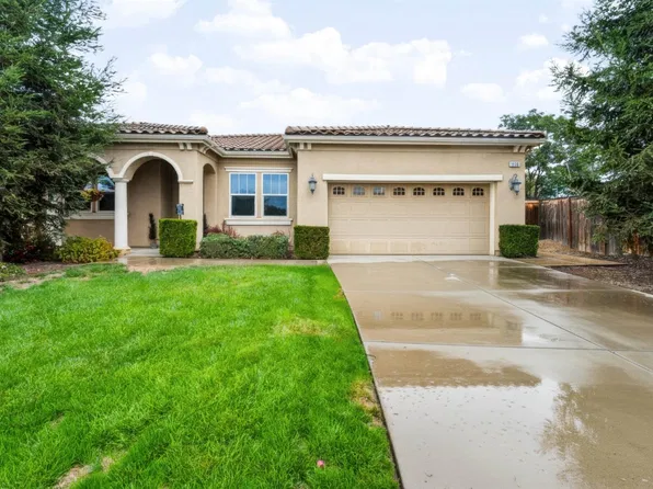 3135 Holly Ave, Clovis, CA 93611